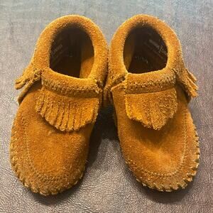 Minnetonka Baby Moccasins Size 3 Brown Suede Fringe Soft Sole Infant Shoes Boot